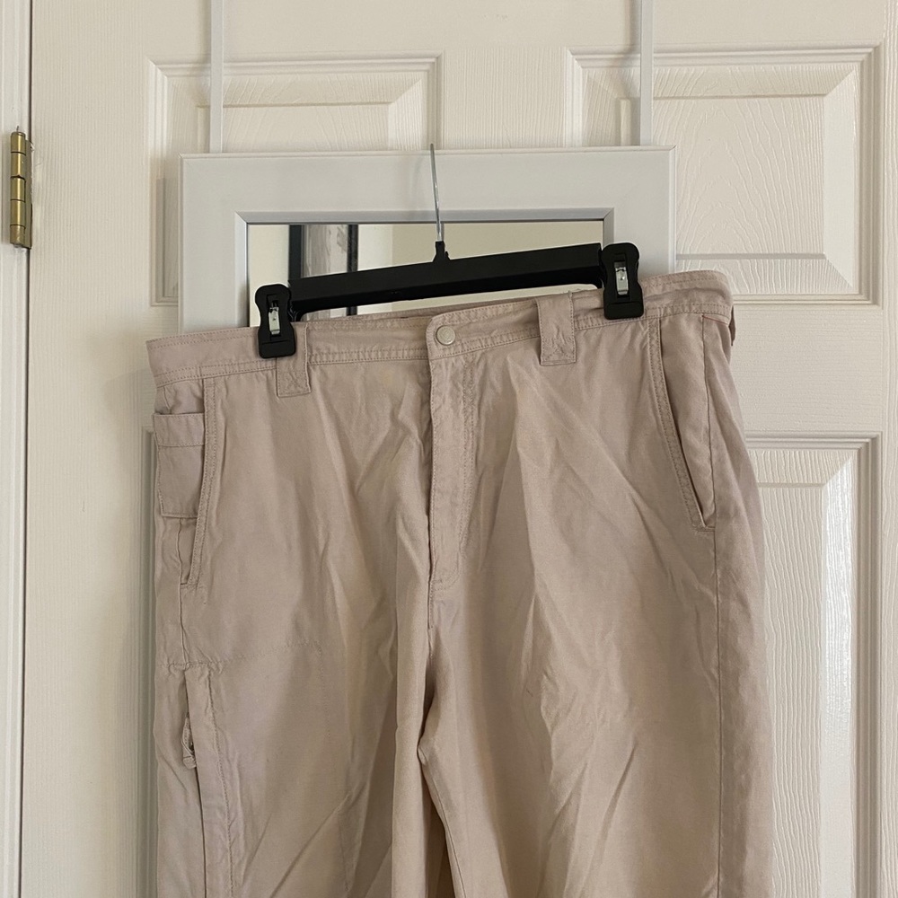 Columbia cargo shorts waist 34